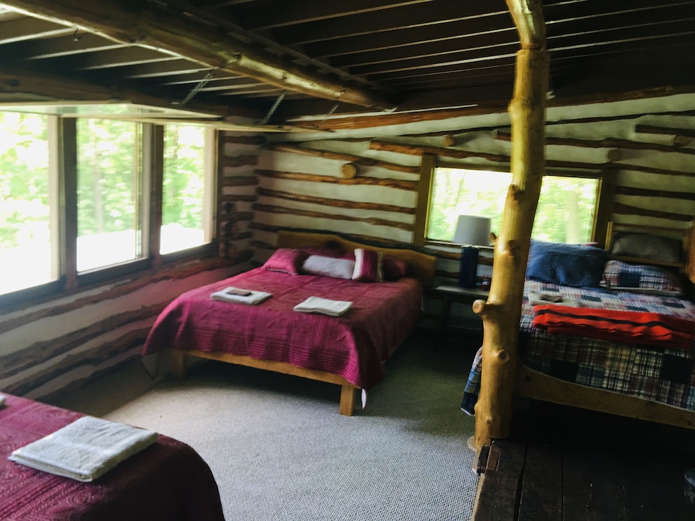 FLX Glamping Cabin 10 Min from Watkins Glen, Horseheads, NY Vacation