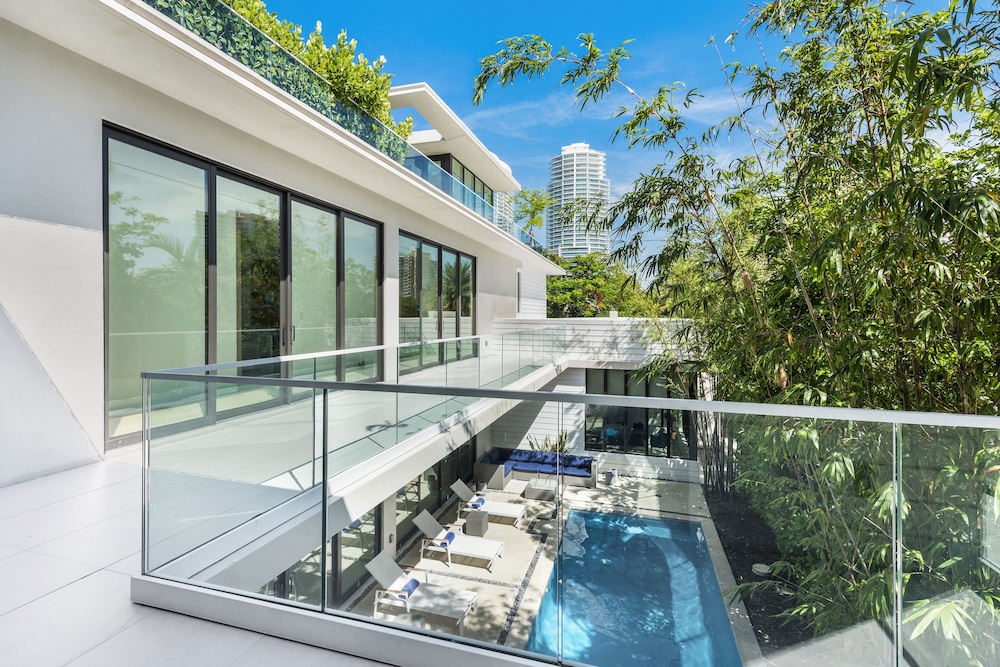 Villa Laurent - In Brickell minutes from South Beach