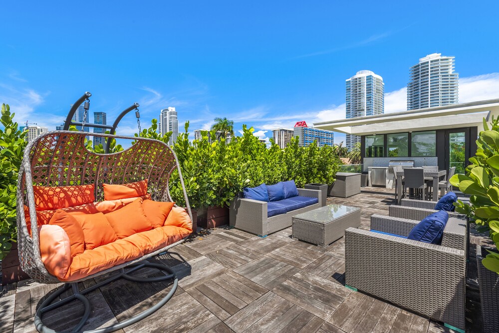 Villa Laurent - In Brickell minutes from South Beach