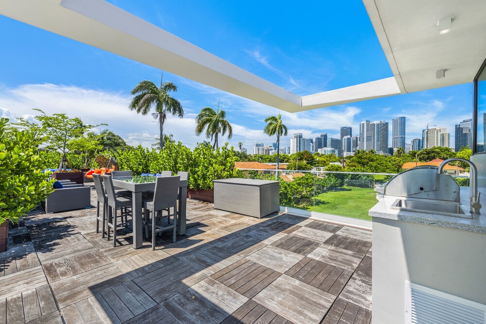 Villa Laurent - In Brickell minutes from South Beach