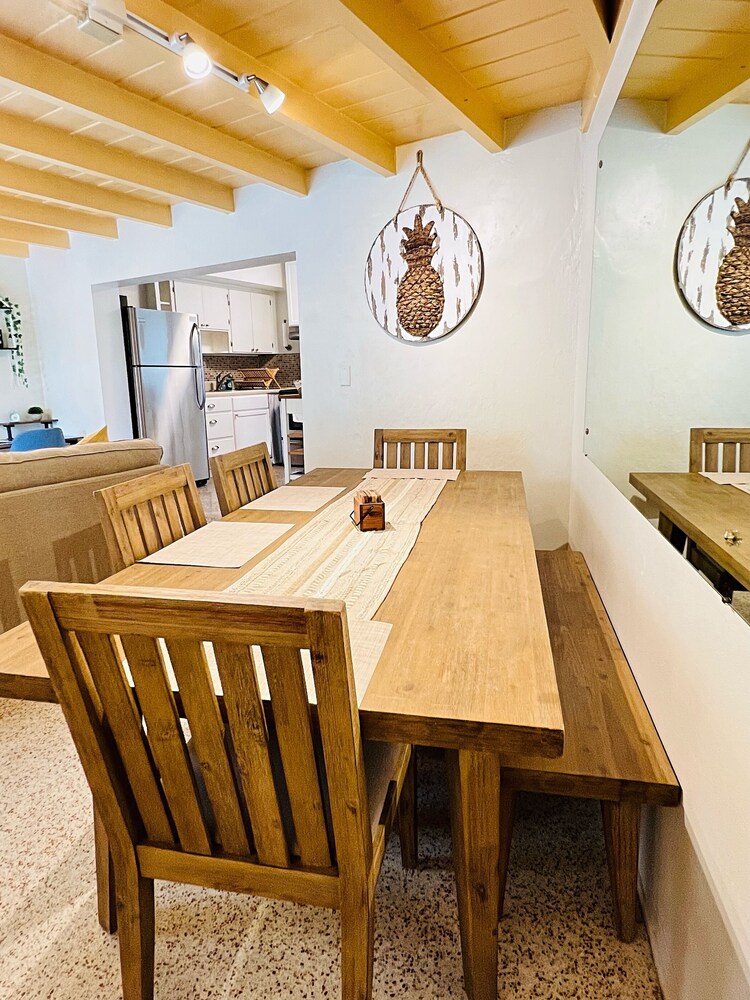 Charming Modern Beach/Farm Style Home| King Beds