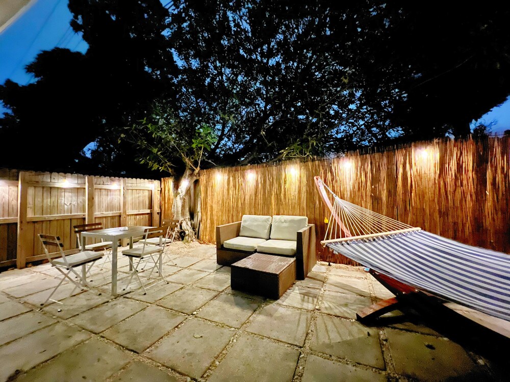 Charming Modern Beach/Farm Style Home| King Beds