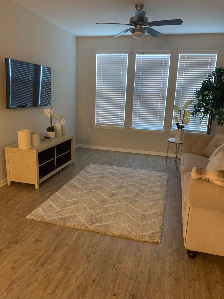 Lovely whole apartment that’s great for any stay