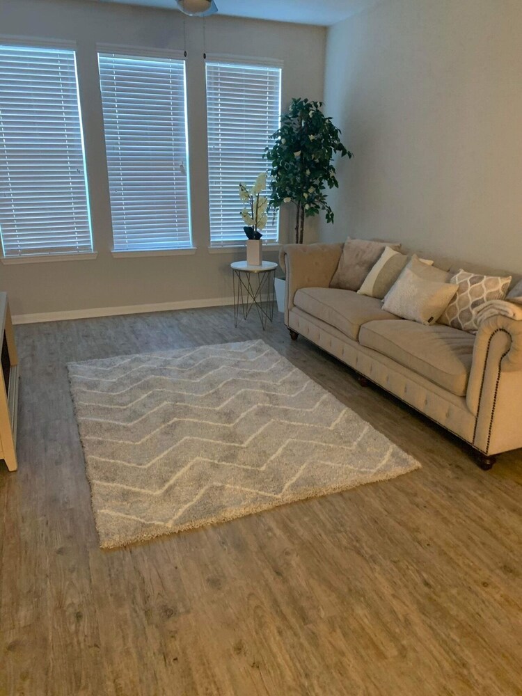 Lovely whole apartment that’s great for any stay