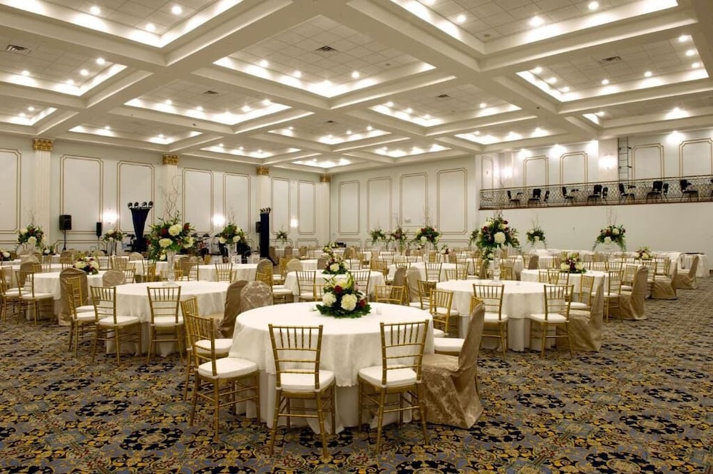 In the Heart of it All! Near Raymond James Stadium and Tampa Convention Center