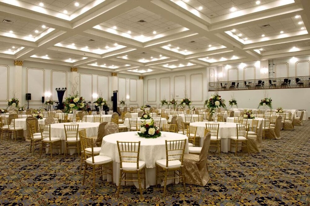 In the Heart of Downtown, Steps to Tampa Museum of Art, Cruise Terminal