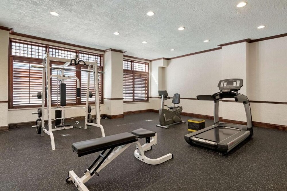 2 Amazing Units in Iconic Historic Building, Minutes to Riverwalk, U of Tampa