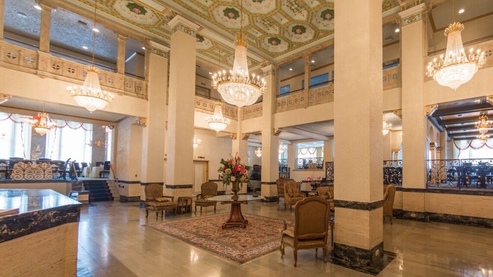 2 Amazing Units in Iconic Historic Building, Minutes to Riverwalk, U of Tampa