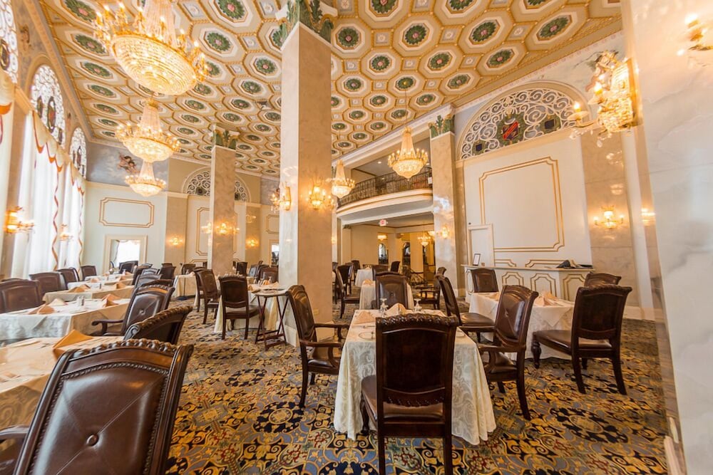 3 Amazing Units in Iconic Historic Building, Minutes to Riverwalk, U of Tampa