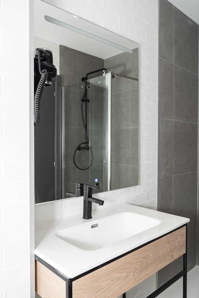 Foto - Pension H30 SALCES Self check in Licencia HBI01292