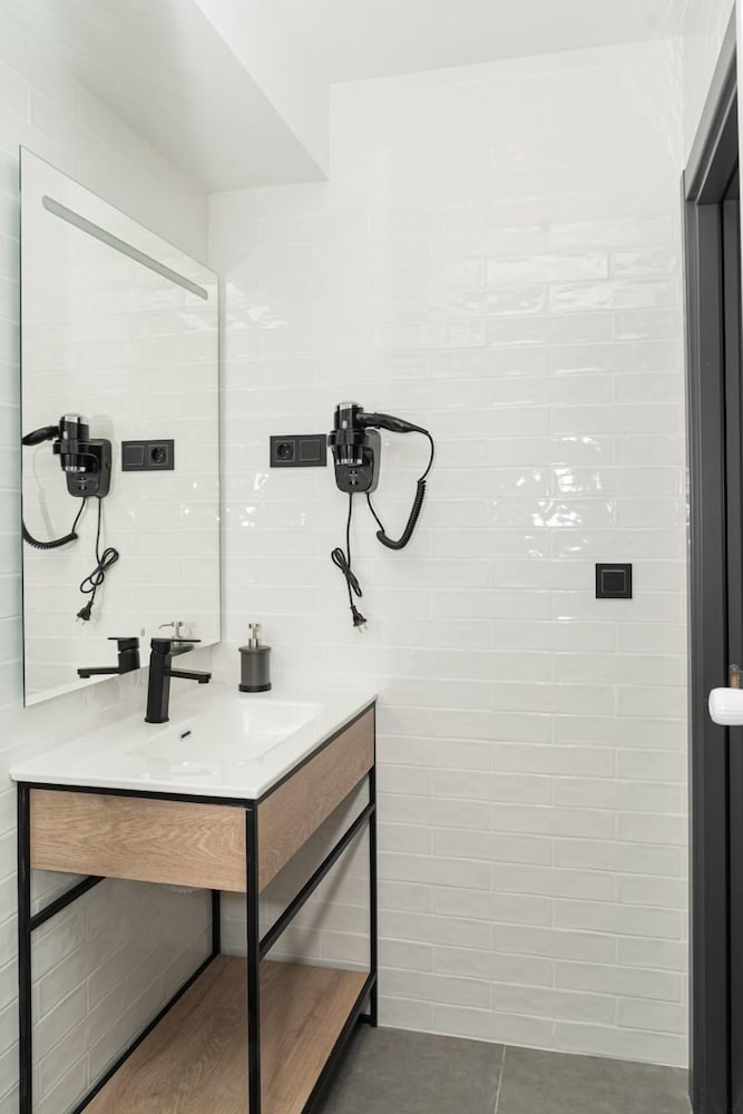 Foto - Pension H30 SALCES Self check in Licencia HBI01292