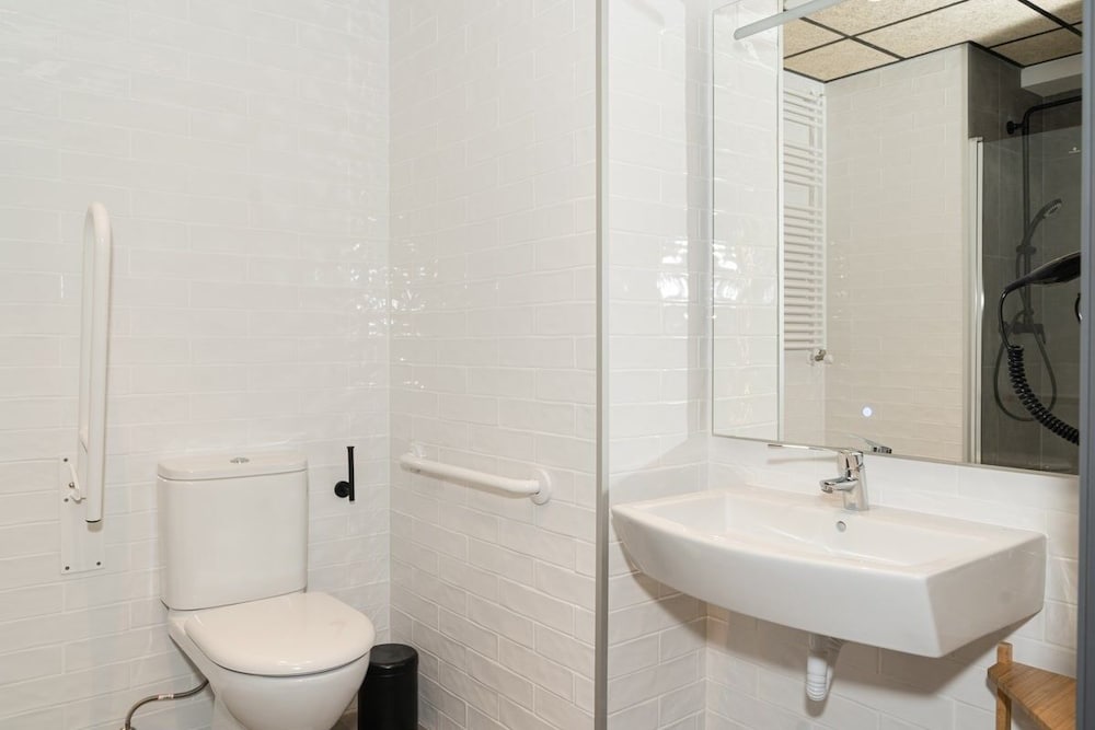 Foto - Pension H30 SALCES Self check in Licencia HBI01292