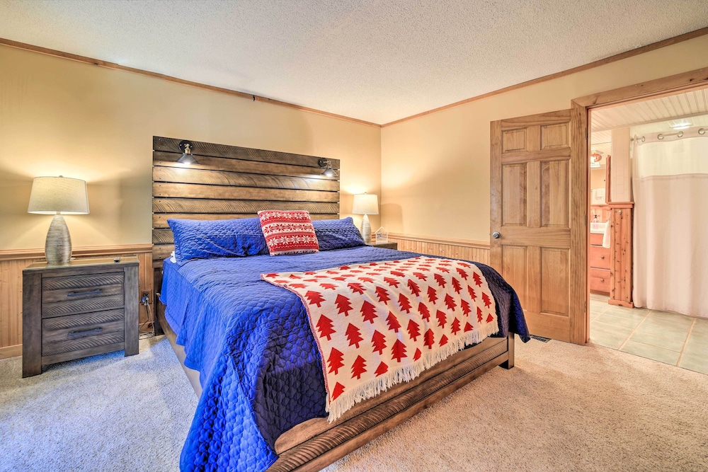 NEW! Sunny Sapphire Townhome w/ Resort Amenities!