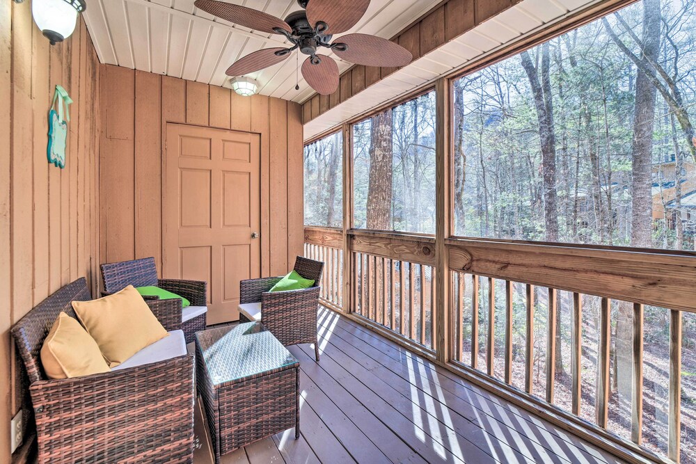 NEW! Sunny Sapphire Townhome w/ Resort Amenities!