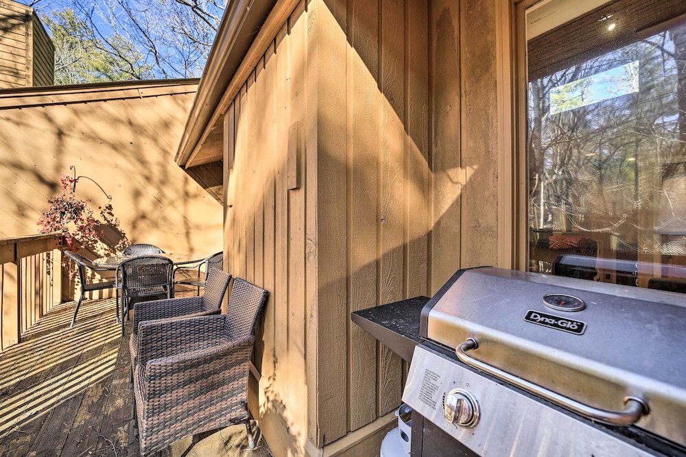 NEW! Sunny Sapphire Townhome w/ Resort Amenities!