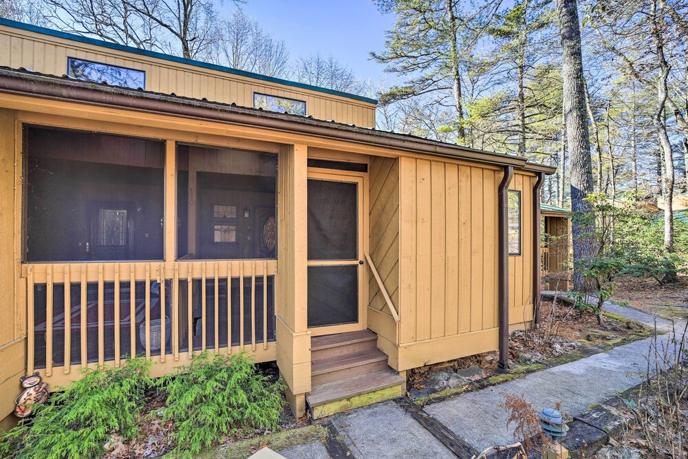 NEW! Sunny Sapphire Townhome w/ Resort Amenities!