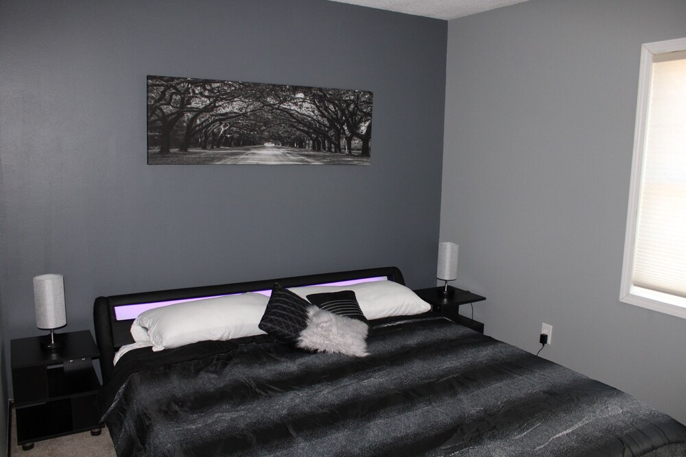 Sturgis 4 Bedroom House 2 blocks from Main Street! Sturgis Vrbo