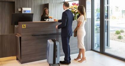Hôtel Roi Soleil Prestige Plaisir