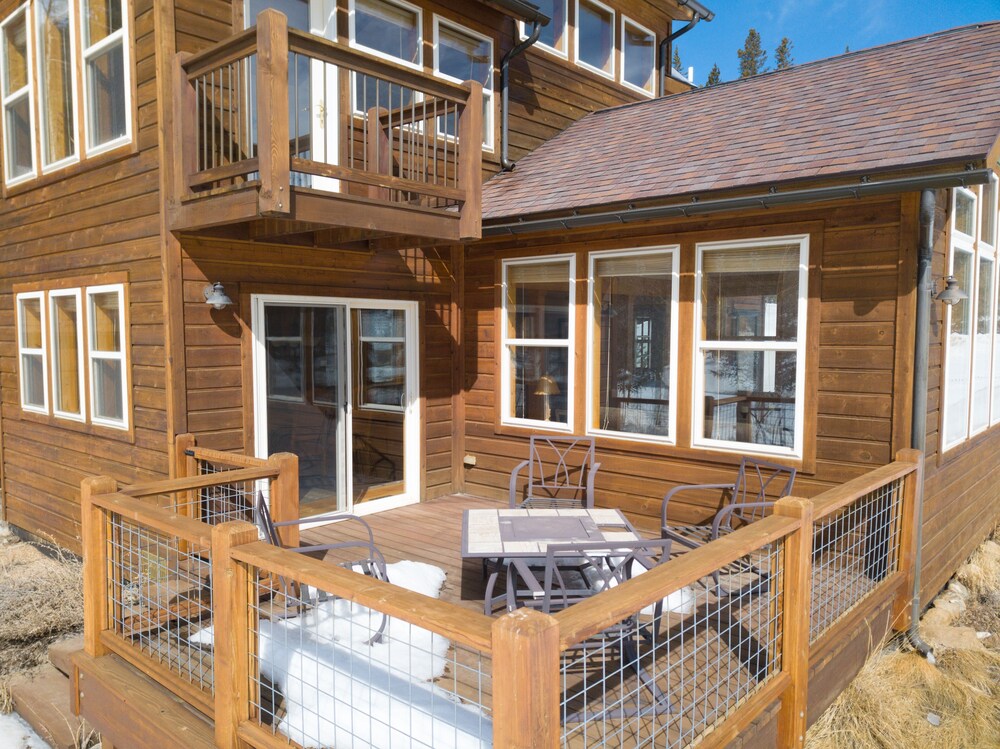 Alma 3 bed/2.5 bath retreat- w/ mountain views & fast internet