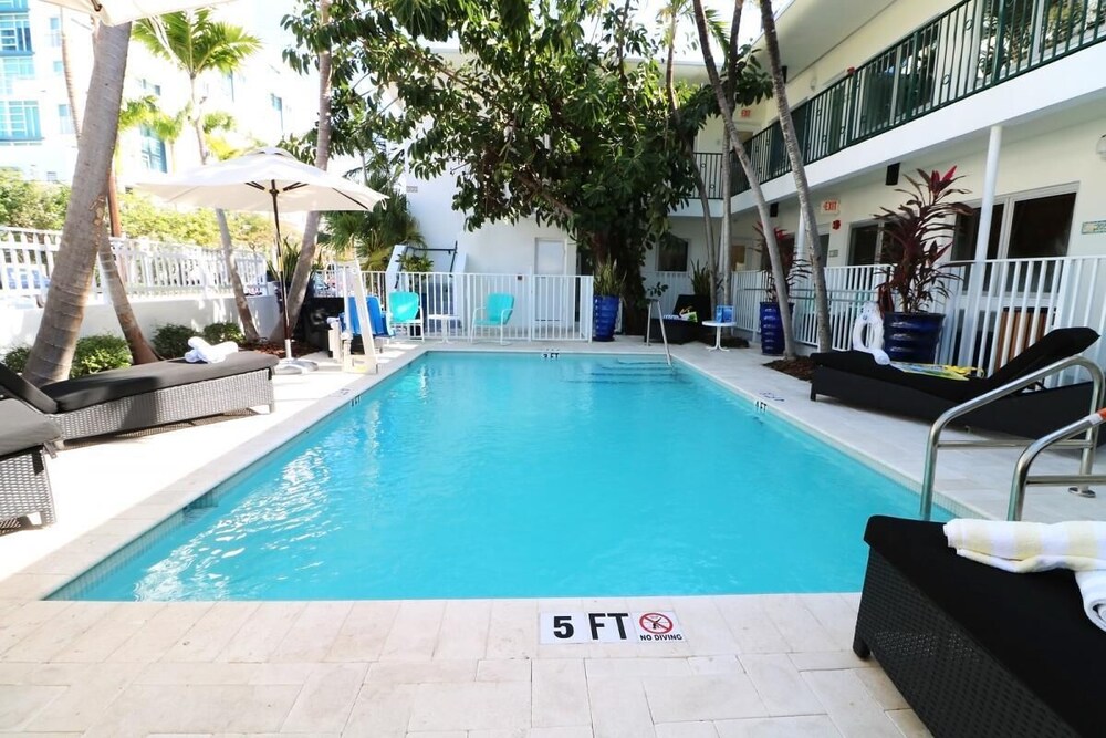 Miami Adventure Awaits! Pool, Near North Beach Oceanside Park