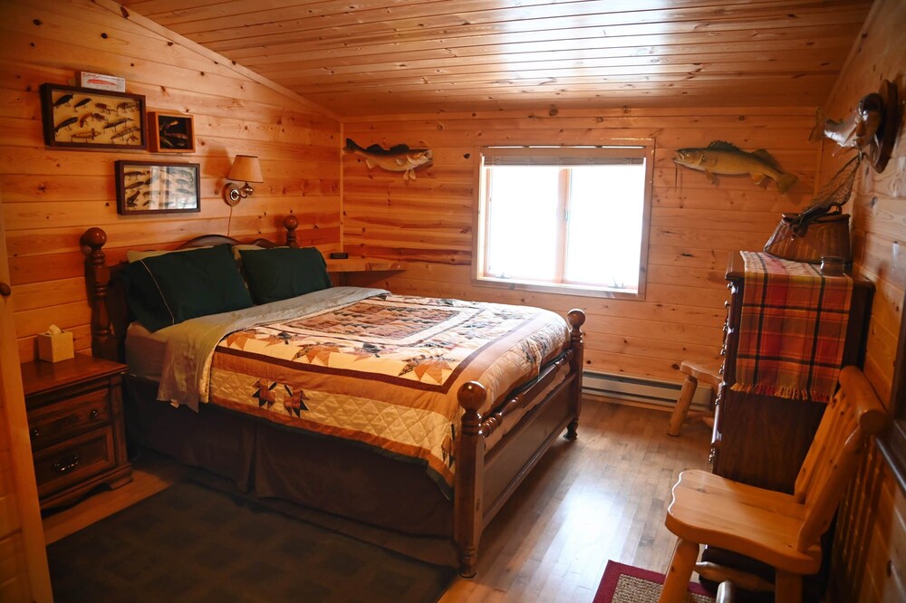 The North House Upper Clam Lake Direct ATV trail access Clam Lake