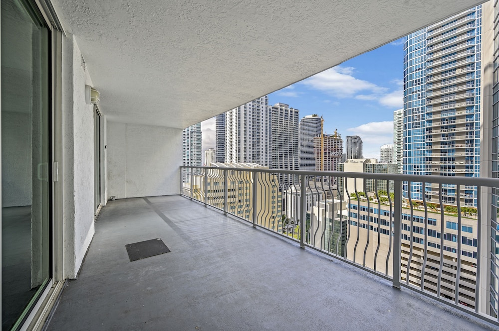 Unique 1 Bed 1 Bath • Brickell • Water View