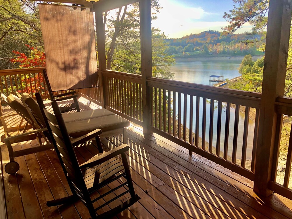 Smoky Mountain Lakeside Retreat