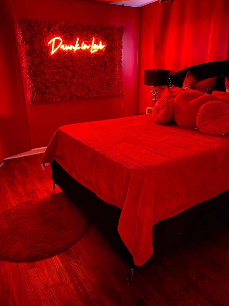 Cozy residential home NO CLEANING FEE. FREE PRKING