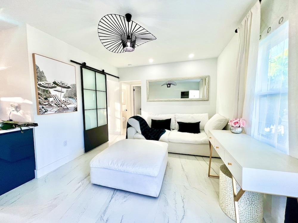 Winterhaven At The Carrington- 2 Bedroom 1 Bath Apartment-50% off Monthly rental