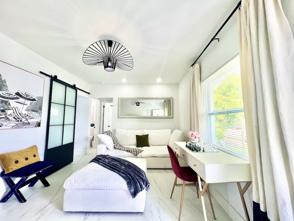 Winterhaven At The Carrington- 2 Bedroom 1 Bath Apartment-50% off Monthly rental