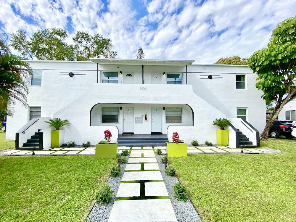 Winterhaven At The Carrington- 2 Bedroom 1 Bath Apartment-50% off Monthly rental