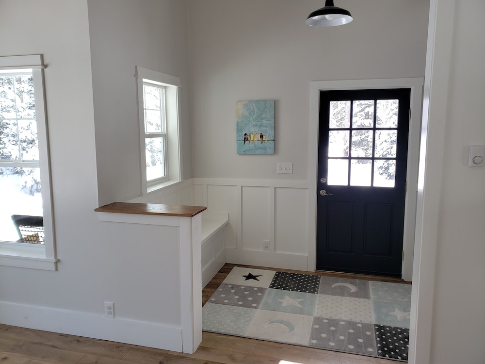 Comfortable Farm Cottage - Near West Glacier & Whitefish Mt