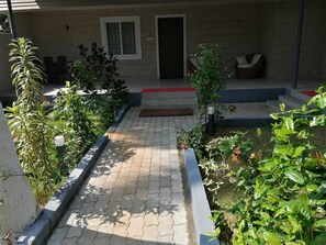 Family Room | Terrace/patio