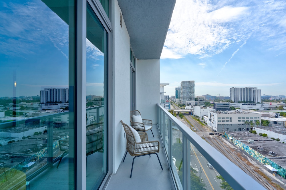 MG1205 DESIGN DISTRICT, LUXURY GREAT VIEWS