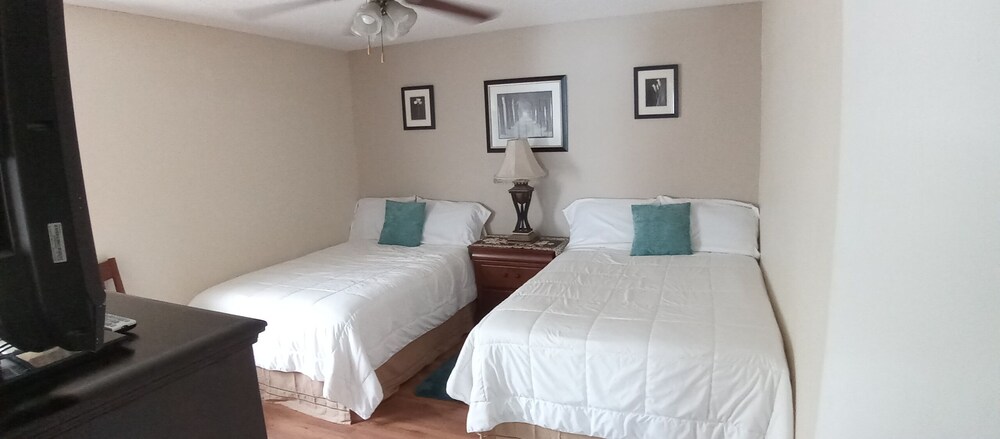 Rare & Amazing 2BD, 1BA, W/D Guest Suite