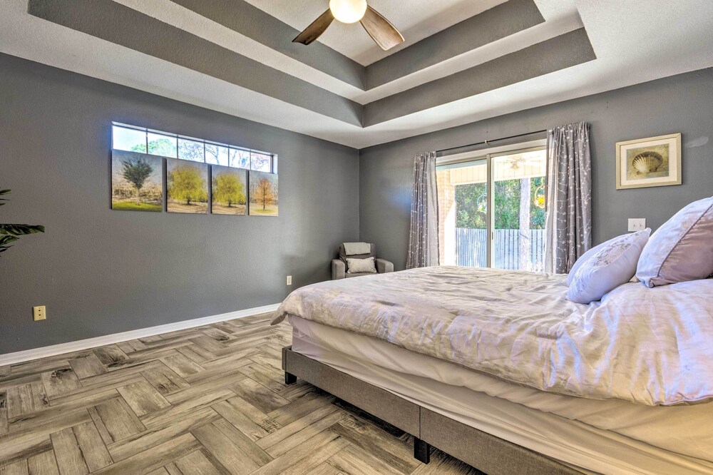 NEW! Private Gulf Breeze Gem w/ Easy Shore Access!