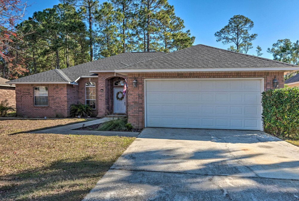 NEW! Private Gulf Breeze Gem w/ Easy Shore Access!