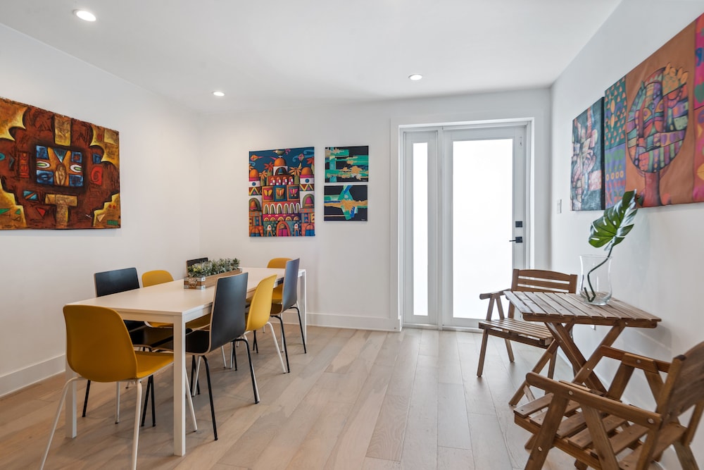 Modern house 5BR @Midtown❤️w/guest house sleeps 12
