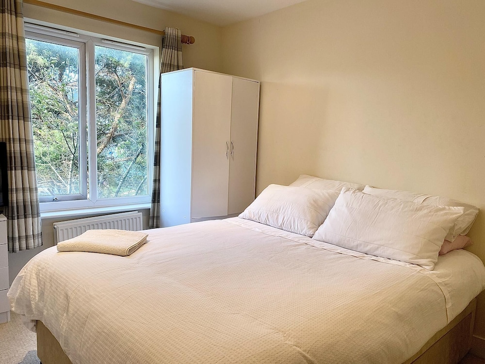 Remarkable 2-bed Apartment in Cheltenham