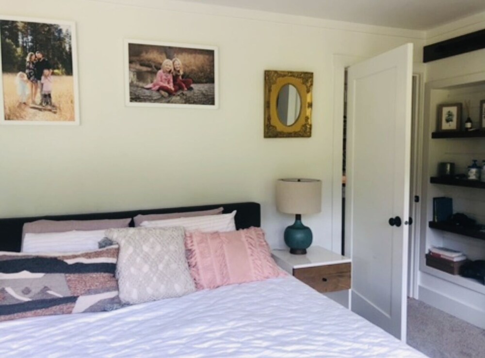 Charming Roslyn Farmhouse with hot tub Roslyn Vrbo