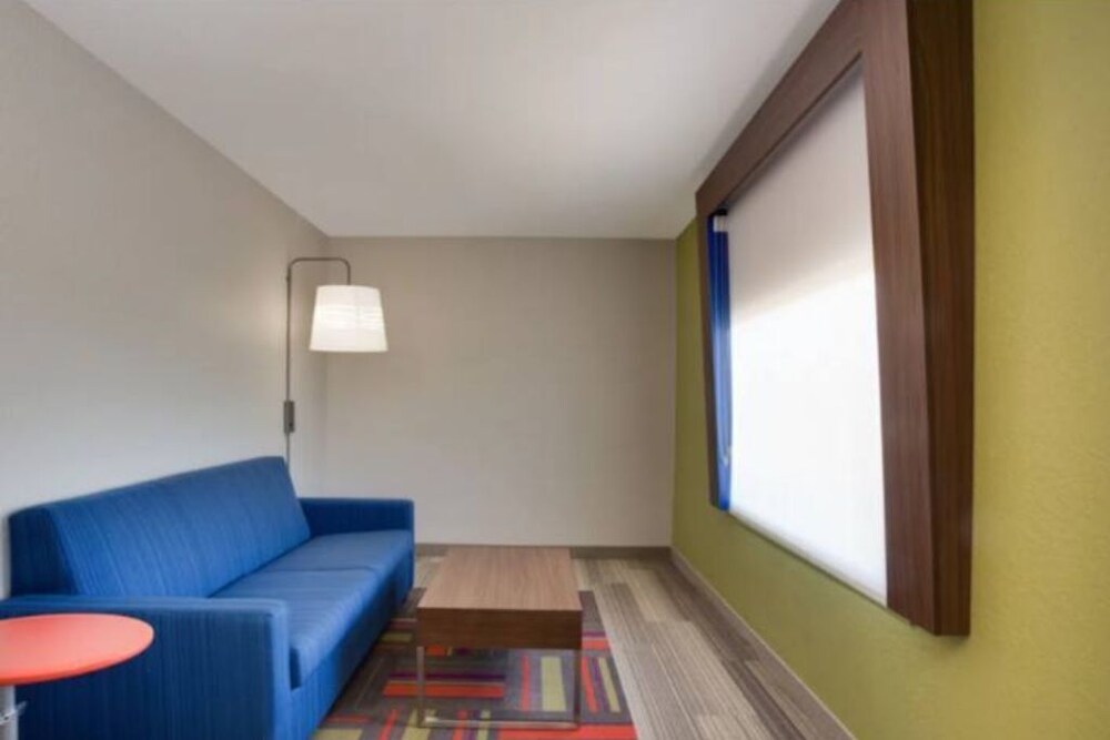 8610 Elm Fair Blvd, Tampa, FL 33610, USA