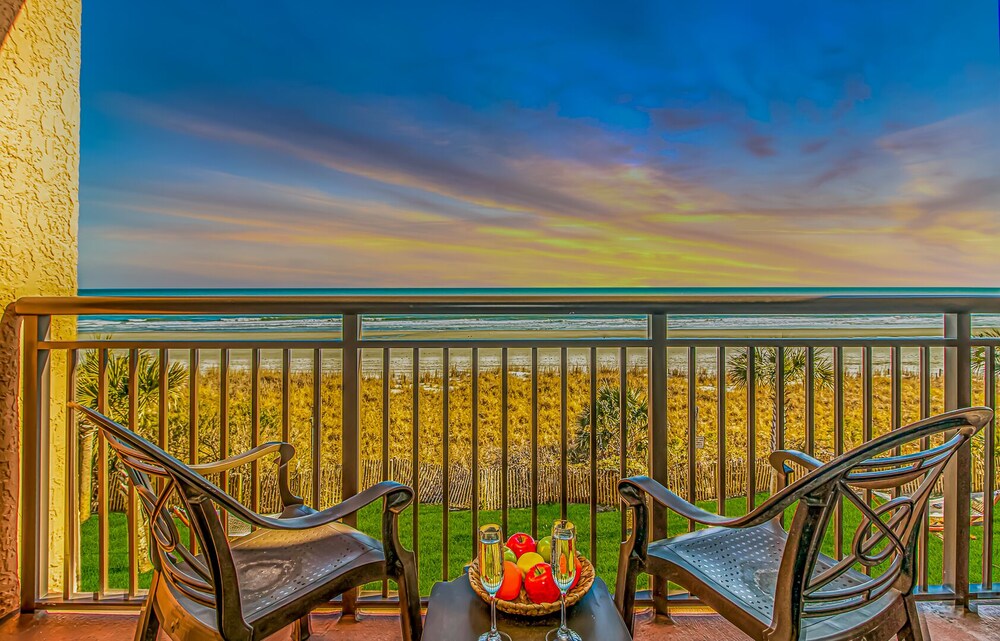 Direct Oceanfront Suite - Caravelle Resort 323 - Sleeps 4 Guests