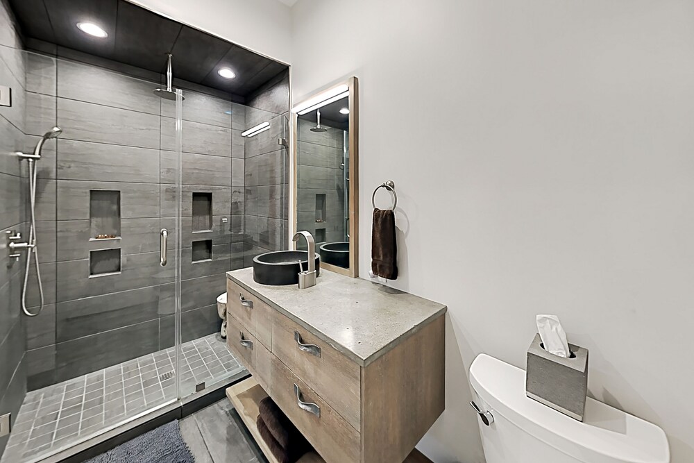 Skylight Condo with City & Mountain Views, Luxury Interior & Walkable Locale