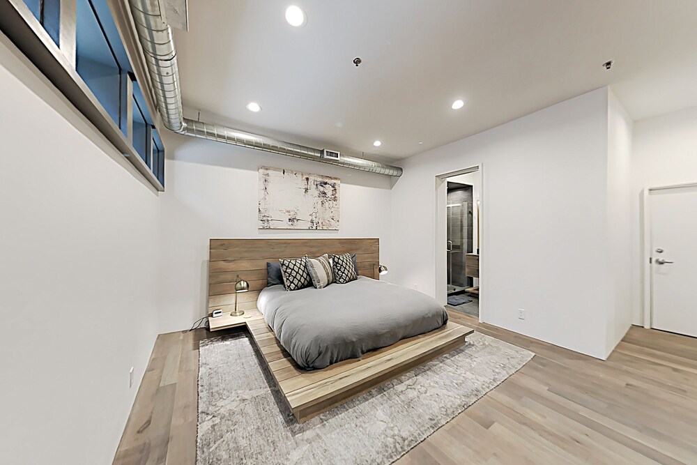 Skylight Condo with City & Mountain Views, Luxury Interior & Walkable Locale