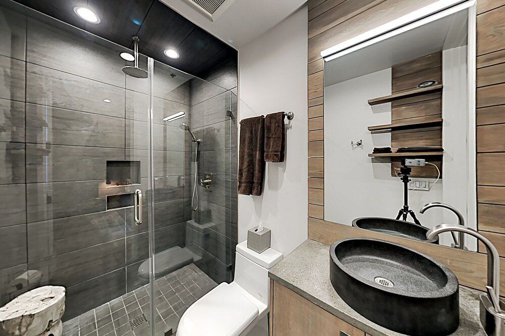 Skylight Condo with City & Mountain Views, Luxury Interior & Walkable Locale