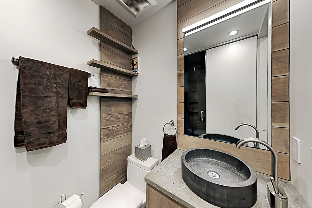 Skylight Condo with City & Mountain Views, Luxury Interior & Walkable Locale