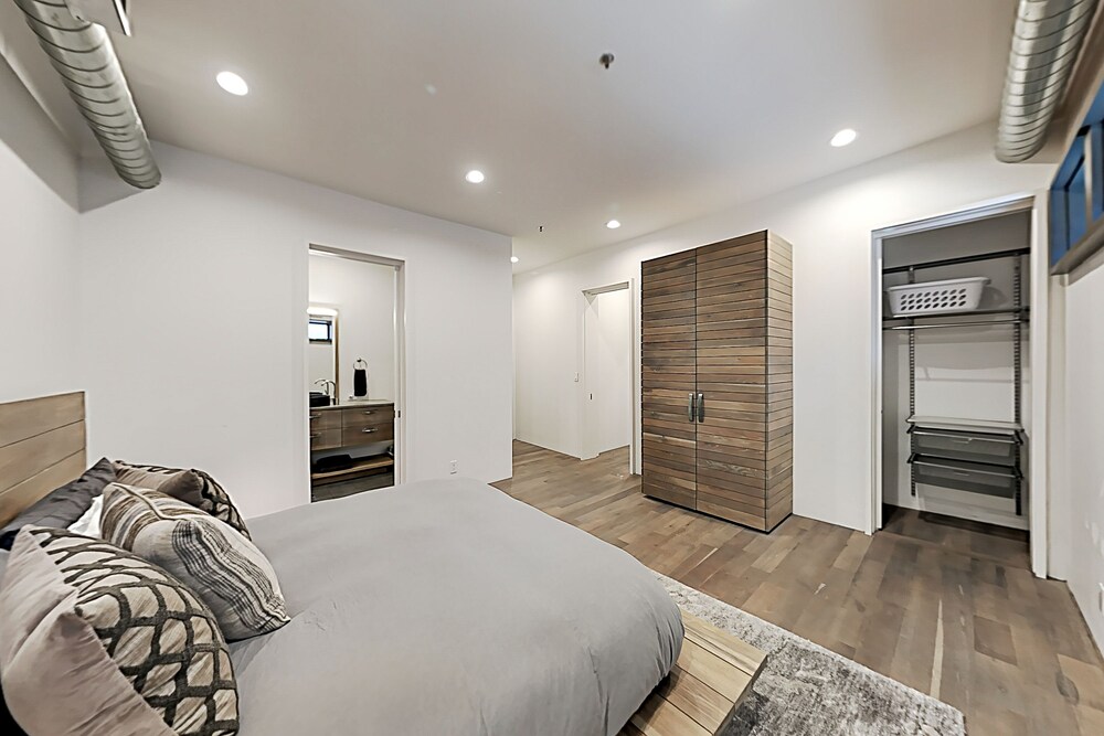 Skylight Condo with City & Mountain Views, Luxury Interior & Walkable Locale