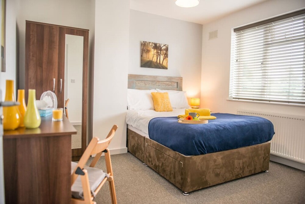 Ansty House Lovely 4Bedroom House near city centre , Sleeps 7