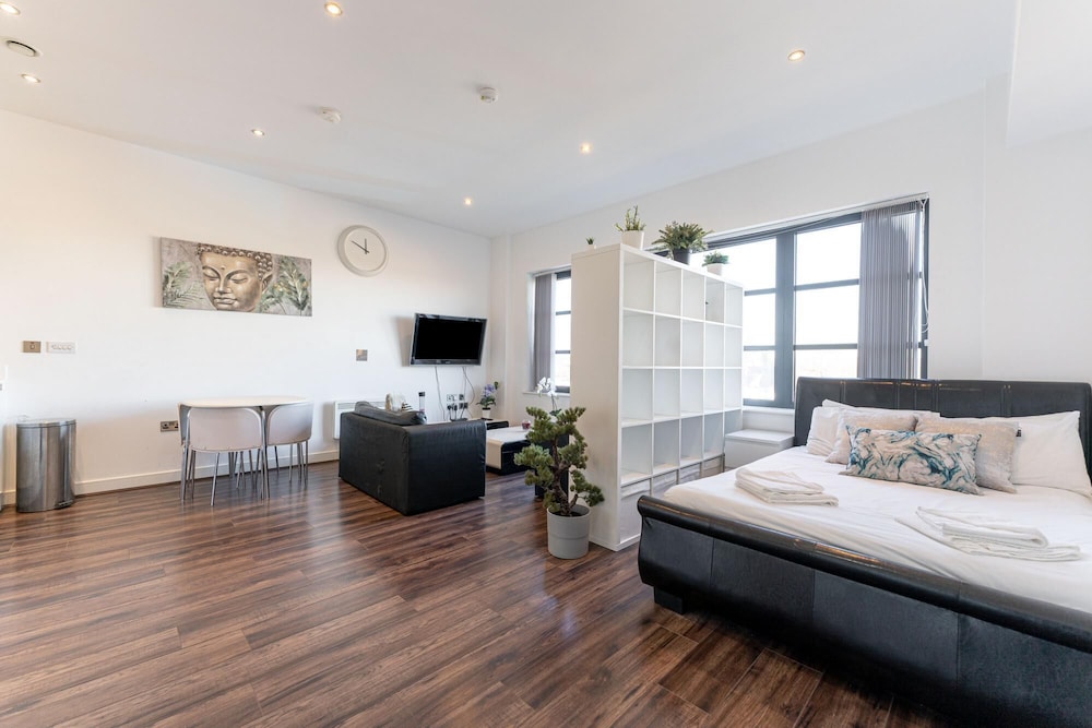 Lavish Loft Conversion - Amazing Location