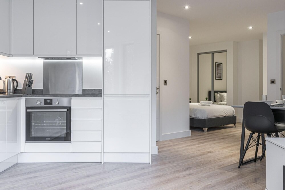 Seven Living Residences Solihull - Modern Studios Close to NEC and BHX